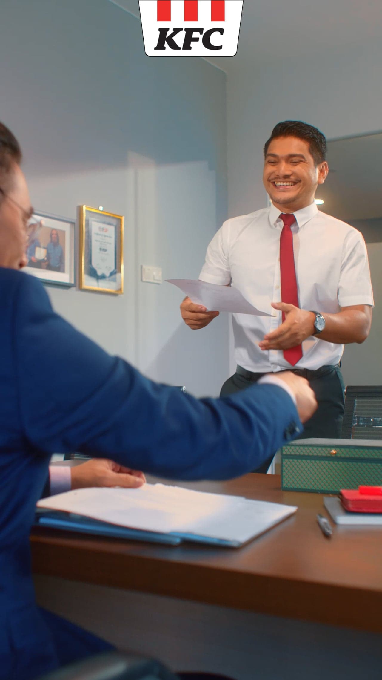 KFC — KFC Holiday Bucket 'Boss Hate U'